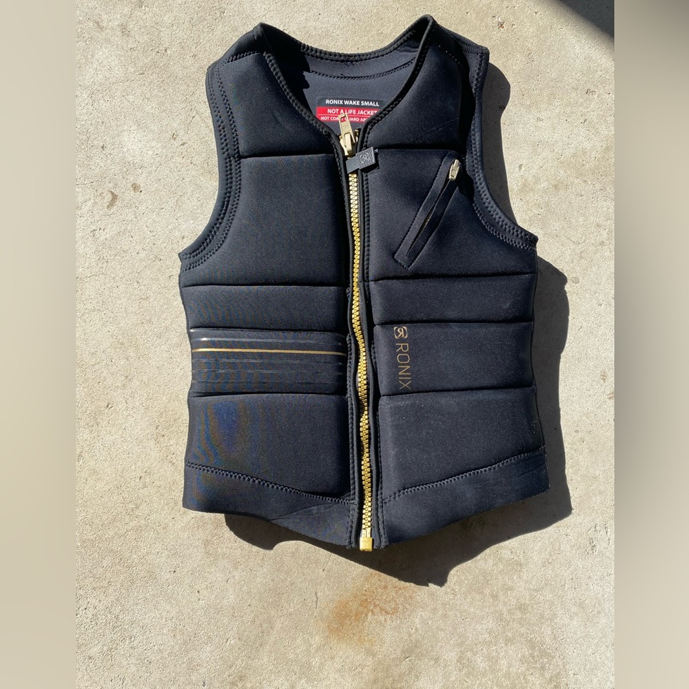 Ronix Wake Vest Competition- Not a life jacket-Adult Small EUC